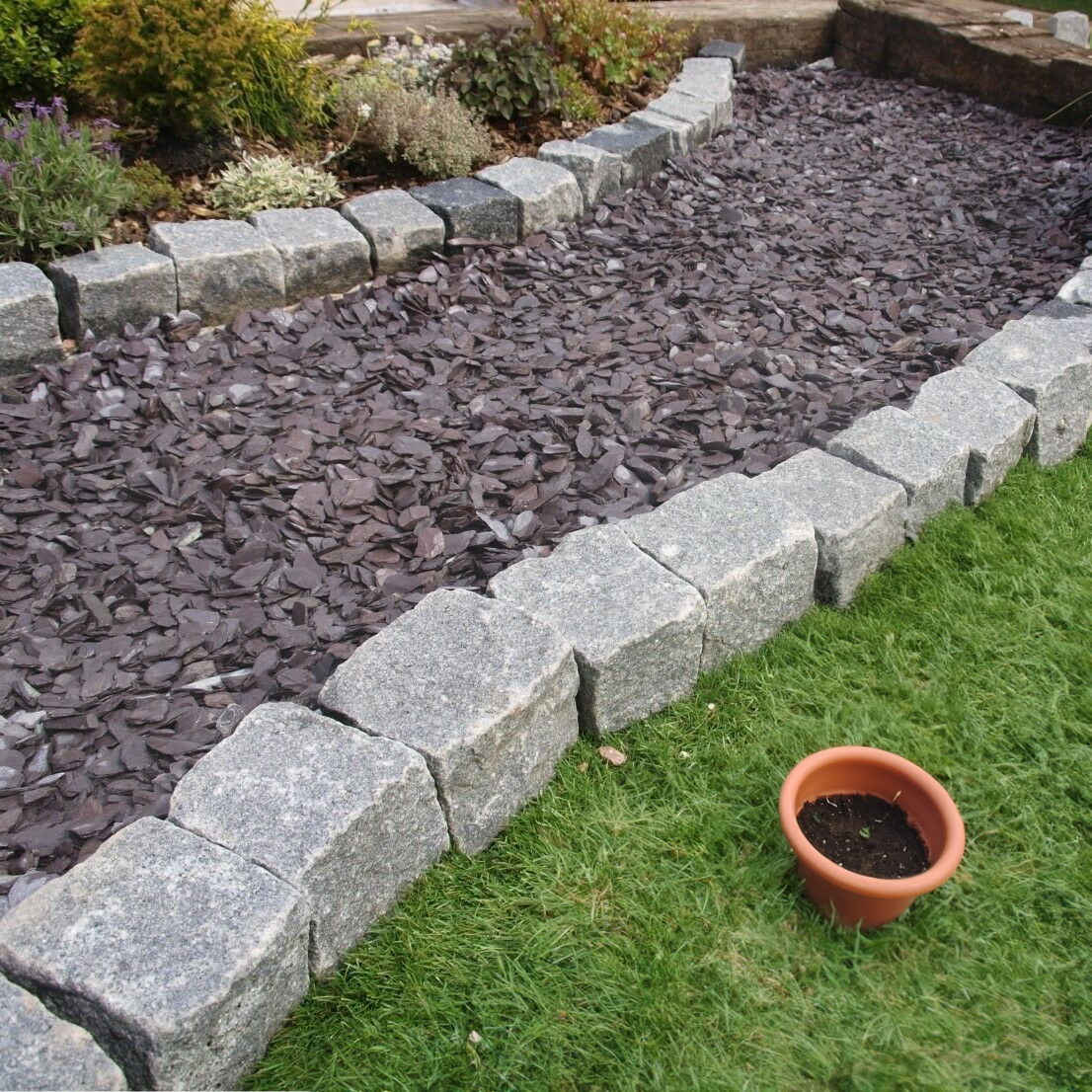 40mm Plum Slate Chippings Slate Bulk Bags