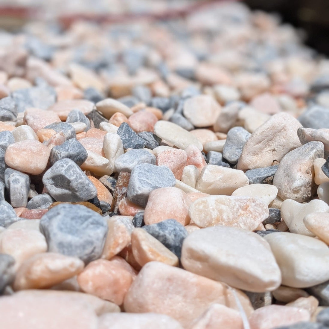 Merle Chipins 20mm Polar Pink Marble Chippings - Pastel Pink Chippings